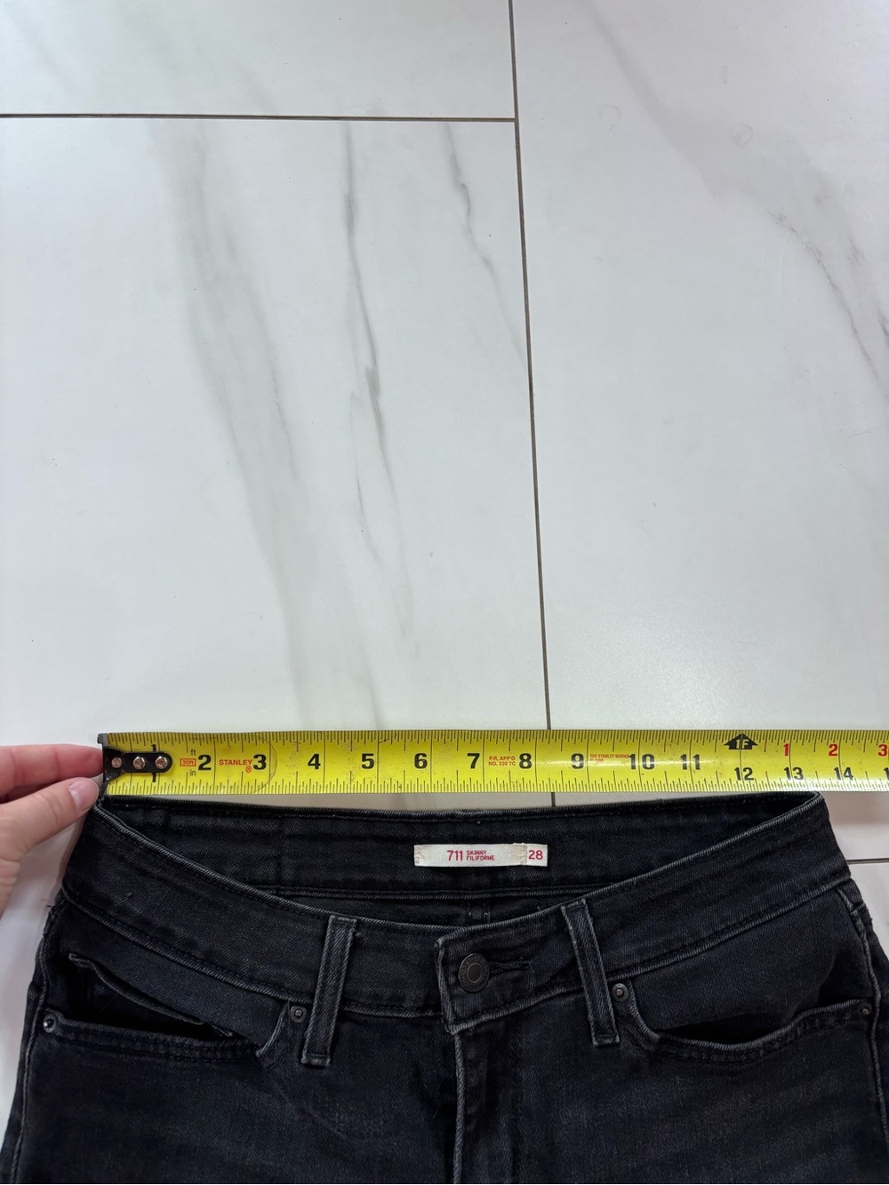 Levi’s black 711 skinny distressed jeans size 28 - stretch - Picture 6 of 8